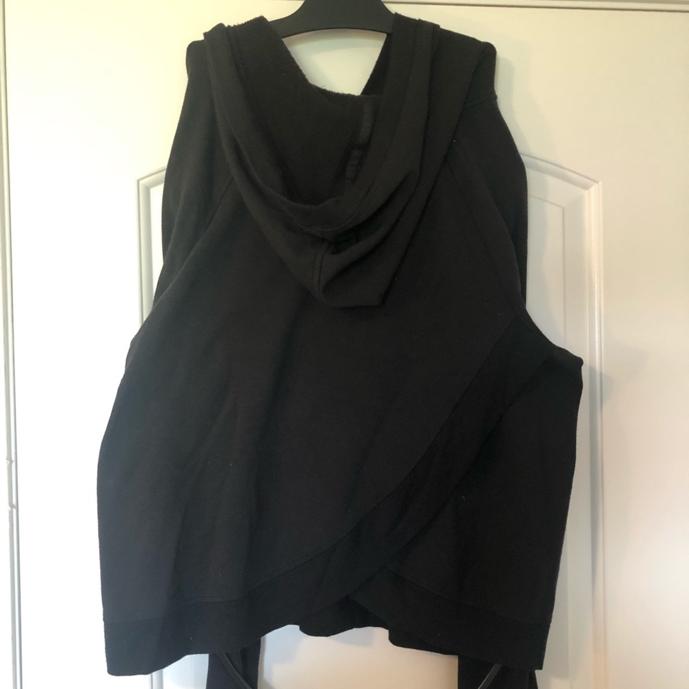 Medium Athleta Black pullover hooded sweatshirt